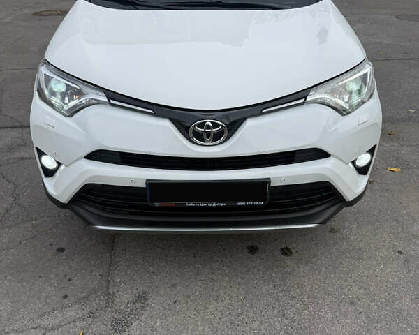 Белый Тойота РАВ 4, объемом двигателя 1.99 л и пробегом 67 тыс. км за 21000 $, фото 2 на Automoto.ua