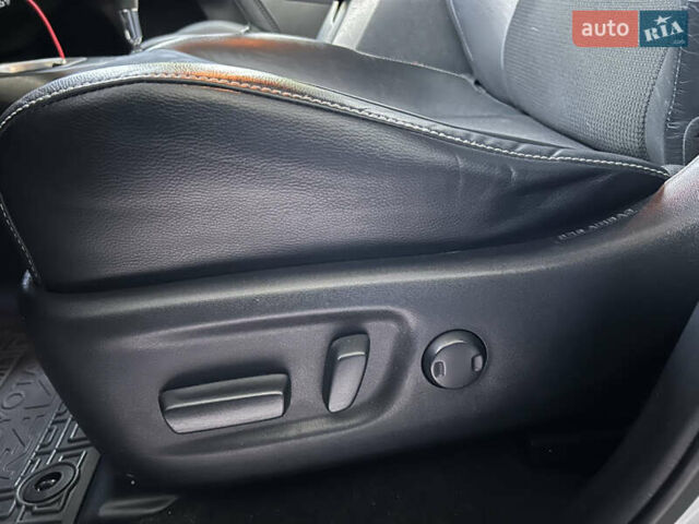 Білий Тойота РАВ 4, об'ємом двигуна 2.49 л та пробігом 146 тис. км за 24000 $, фото 19 на Automoto.ua