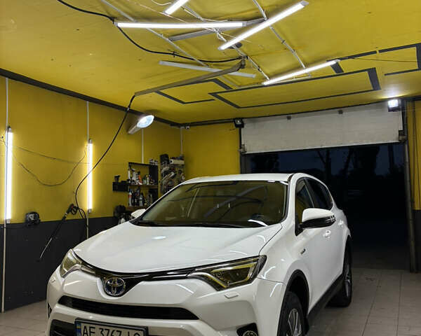 Белый Тойота РАВ 4, объемом двигателя 2.49 л и пробегом 160 тыс. км за 23000 $, фото 2 на Automoto.ua