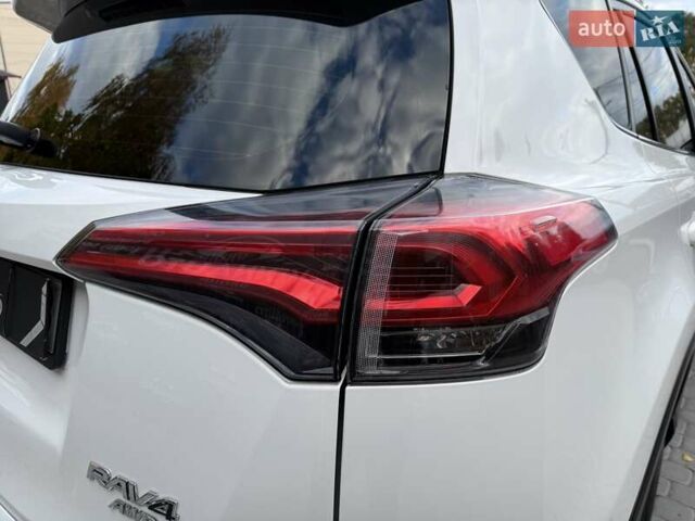 Білий Тойота РАВ 4, об'ємом двигуна 2.23 л та пробігом 192 тис. км за 20500 $, фото 35 на Automoto.ua