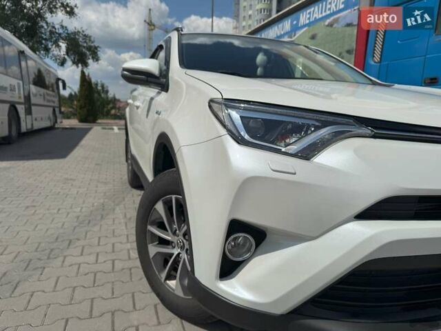 Білий Тойота РАВ 4, об'ємом двигуна 2.49 л та пробігом 55 тис. км за 27300 $, фото 13 на Automoto.ua