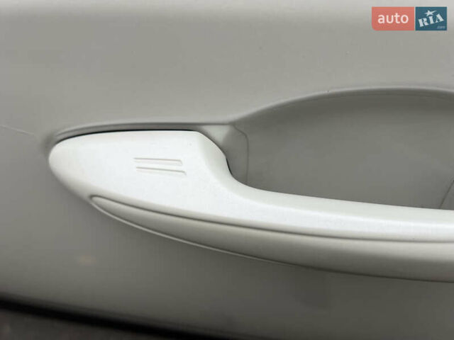 Белый Тойота РАВ 4, объемом двигателя 2.49 л и пробегом 199 тыс. км за 22999 $, фото 10 на Automoto.ua