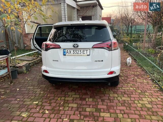 Белый Тойота РАВ 4, объемом двигателя 1.99 л и пробегом 138 тыс. км за 18500 $, фото 9 на Automoto.ua