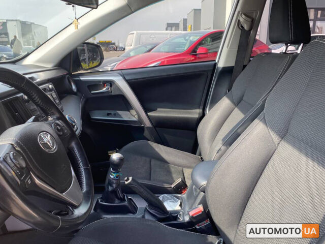 Белый Тойота РАВ 4, объемом двигателя 2 л и пробегом 171 тыс. км за 20300 $, фото 10 на Automoto.ua