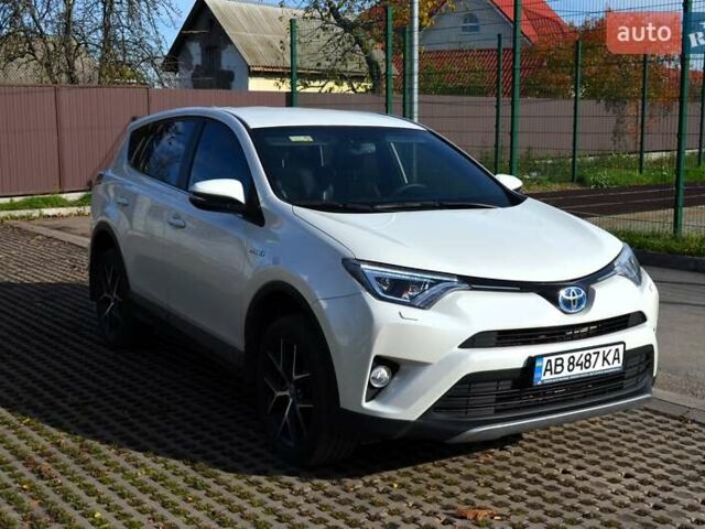 Тойота РАВ 4 2017 в Виннице на Automoto.ua Белый Тойота РАВ 4, объемом двигателя 2.49 л и пробегом 198 тыс. км за 22987 $, фото 14 на Automoto.ua