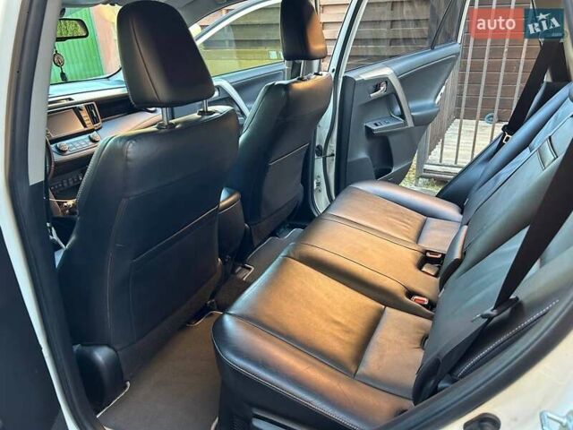 Белый Тойота РАВ 4, объемом двигателя 2.5 л и пробегом 108 тыс. км за 25300 $, фото 42 на Automoto.ua