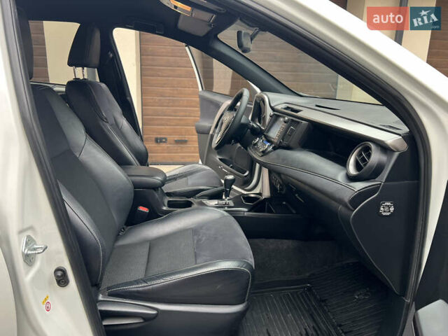 Белый Тойота РАВ 4, объемом двигателя 2.49 л и пробегом 199 тыс. км за 22999 $, фото 39 на Automoto.ua