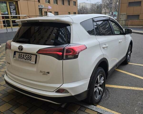 Білий Тойота РАВ 4, об'ємом двигуна 2.23 л та пробігом 220 тис. км за 20500 $, фото 7 на Automoto.ua