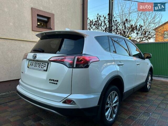 Белый Тойота РАВ 4, объемом двигателя 2.5 л и пробегом 108 тыс. км за 25300 $, фото 1 на Automoto.ua