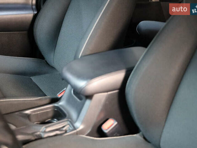 Білий Тойота РАВ 4, об'ємом двигуна 2.49 л та пробігом 72 тис. км за 24000 $, фото 24 на Automoto.ua