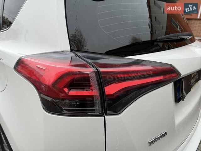 Белый Тойота РАВ 4, объемом двигателя 2.49 л и пробегом 98 тыс. км за 23999 $, фото 45 на Automoto.ua