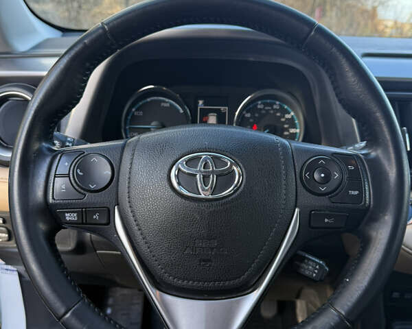 Білий Тойота РАВ 4, об'ємом двигуна 2.49 л та пробігом 150 тис. км за 22500 $, фото 16 на Automoto.ua