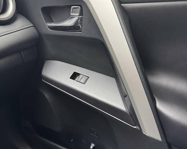 Белый Тойота РАВ 4, объемом двигателя 2.49 л и пробегом 144 тыс. км за 24990 $, фото 23 на Automoto.ua