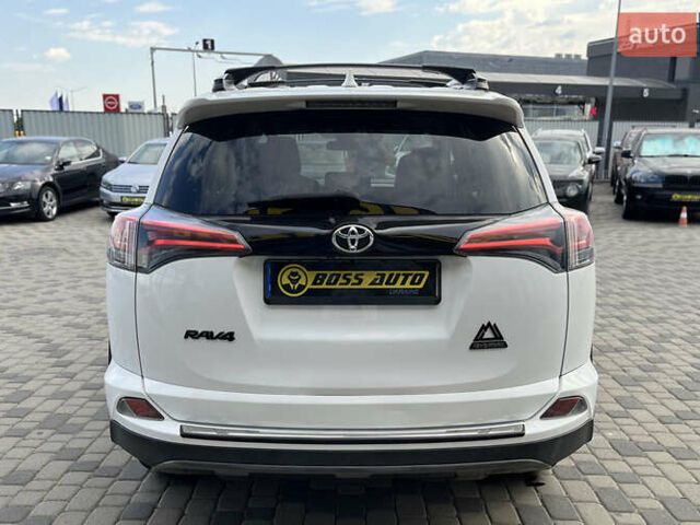 Белый Тойота РАВ 4, объемом двигателя 2.49 л и пробегом 95 тыс. км за 18699 $, фото 5 на Automoto.ua