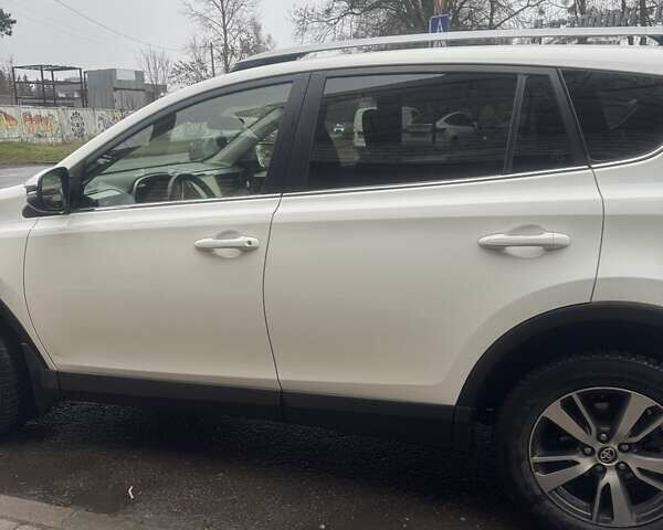 Белый Тойота РАВ 4, объемом двигателя 2.49 л и пробегом 119 тыс. км за 19000 $, фото 22 на Automoto.ua