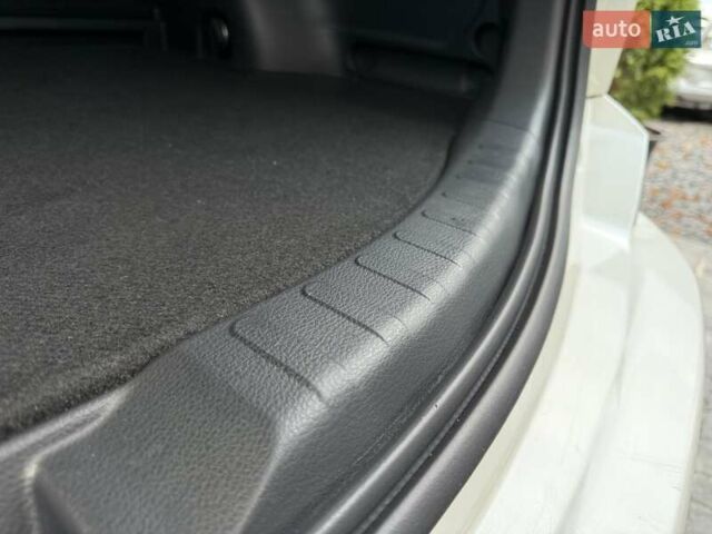 Белый Тойота РАВ 4, объемом двигателя 2.5 л и пробегом 117 тыс. км за 24300 $, фото 71 на Automoto.ua