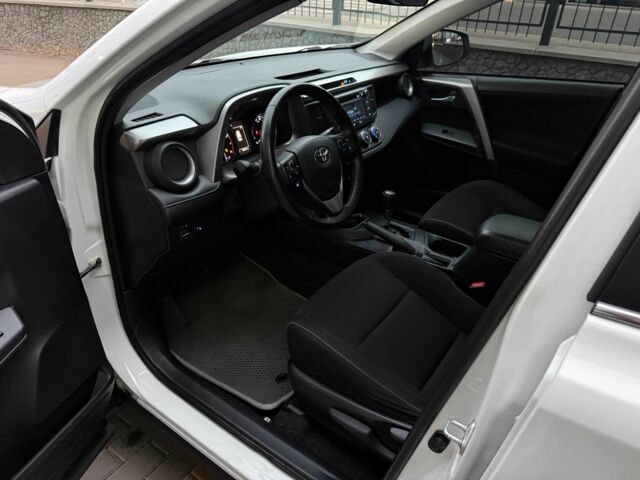 Белый Тойота РАВ 4, объемом двигателя 2 л и пробегом 98 тыс. км за 19500 $, фото 13 на Automoto.ua