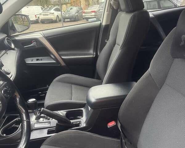 Белый Тойота РАВ 4, объемом двигателя 2.49 л и пробегом 119 тыс. км за 19000 $, фото 9 на Automoto.ua