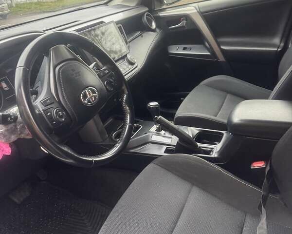 Белый Тойота РАВ 4, объемом двигателя 2.49 л и пробегом 119 тыс. км за 19000 $, фото 8 на Automoto.ua