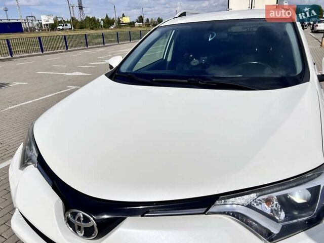 Белый Тойота РАВ 4, объемом двигателя 2 л и пробегом 171 тыс. км за 19999 $, фото 31 на Automoto.ua