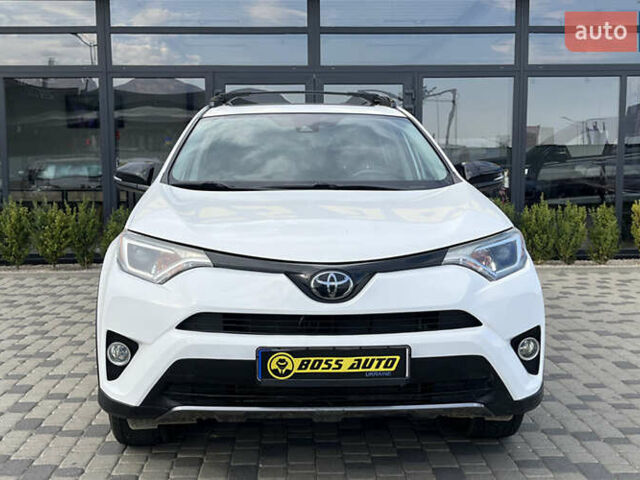 Белый Тойота РАВ 4, объемом двигателя 2.49 л и пробегом 95 тыс. км за 18699 $, фото 1 на Automoto.ua