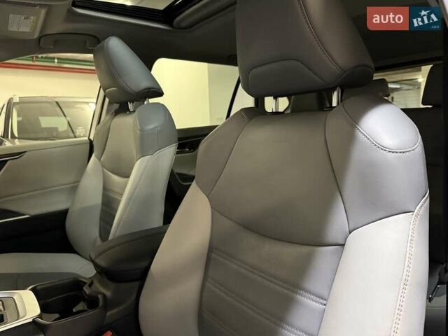 Білий Тойота РАВ 4, об'ємом двигуна 2.49 л та пробігом 33 тис. км за 27900 $, фото 24 на Automoto.ua