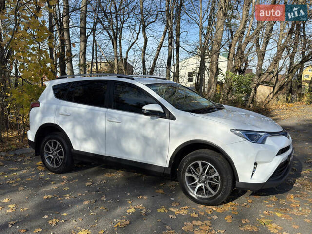 Білий Тойота РАВ 4, об'ємом двигуна 1.99 л та пробігом 196 тис. км за 19700 $, фото 7 на Automoto.ua