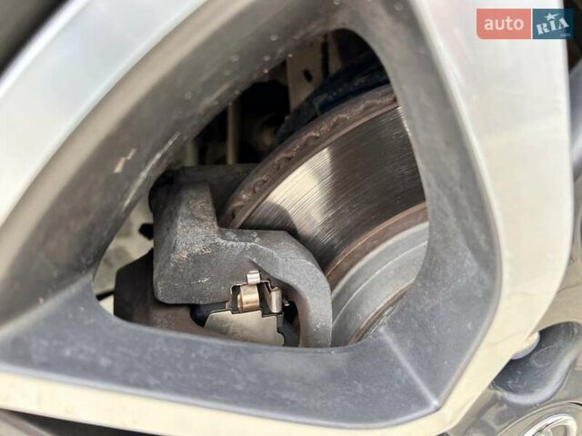 Белый Тойота РАВ 4, объемом двигателя 2 л и пробегом 171 тыс. км за 19999 $, фото 112 на Automoto.ua