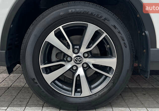 Білий Тойота РАВ 4, об'ємом двигуна 1.99 л та пробігом 158 тис. км за 18878 $, фото 15 на Automoto.ua