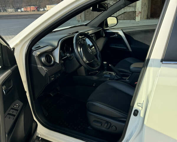 Белый Тойота РАВ 4, объемом двигателя 2.49 л и пробегом 67 тыс. км за 28900 $, фото 10 на Automoto.ua