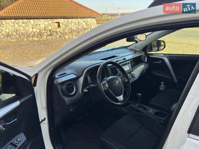 Білий Тойота РАВ 4, об'ємом двигуна 1.99 л та пробігом 196 тис. км за 19700 $, фото 14 на Automoto.ua