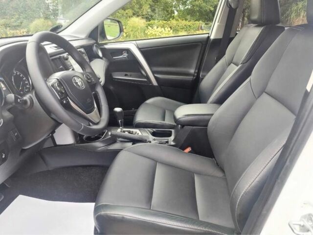 Білий Тойота РАВ 4, об'ємом двигуна 0 л та пробігом 140 тис. км за 12800 $, фото 5 на Automoto.ua