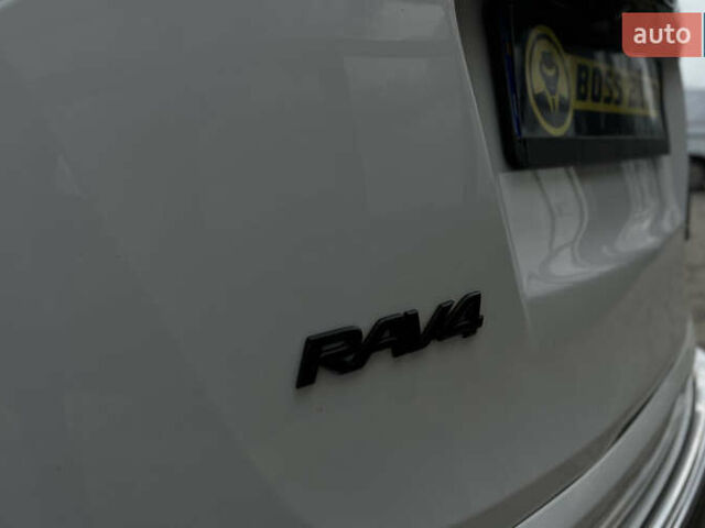 Белый Тойота РАВ 4, объемом двигателя 2.49 л и пробегом 95 тыс. км за 18699 $, фото 9 на Automoto.ua