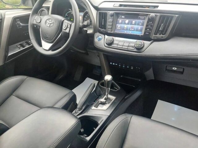 Білий Тойота РАВ 4, об'ємом двигуна 0 л та пробігом 140 тис. км за 12800 $, фото 10 на Automoto.ua