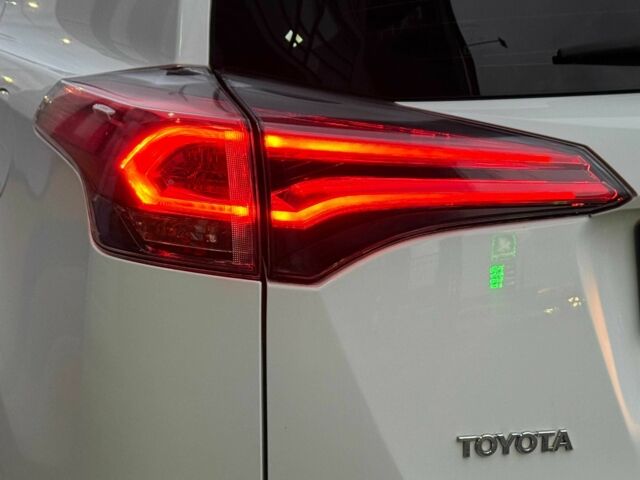 Белый Тойота РАВ 4, объемом двигателя 2 л и пробегом 98 тыс. км за 19500 $, фото 11 на Automoto.ua