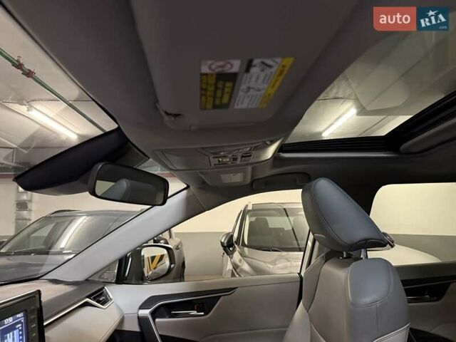 Білий Тойота РАВ 4, об'ємом двигуна 2.49 л та пробігом 33 тис. км за 27900 $, фото 23 на Automoto.ua