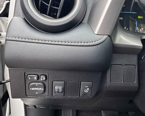 Белый Тойота РАВ 4, объемом двигателя 2.49 л и пробегом 144 тыс. км за 24990 $, фото 24 на Automoto.ua