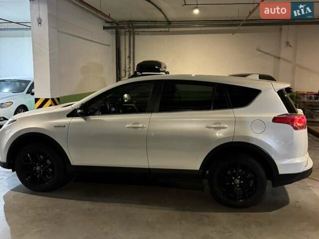 Белый Тойота РАВ 4, объемом двигателя 2.49 л и пробегом 100 тыс. км за 25999 $, фото 6 на Automoto.ua