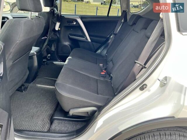 Белый Тойота РАВ 4, объемом двигателя 2 л и пробегом 171 тыс. км за 19999 $, фото 68 на Automoto.ua