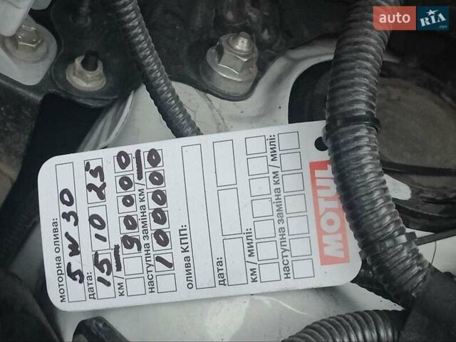 Білий Тойота РАВ 4, об'ємом двигуна 2.49 л та пробігом 90 тис. км за 25300 $, фото 12 на Automoto.ua