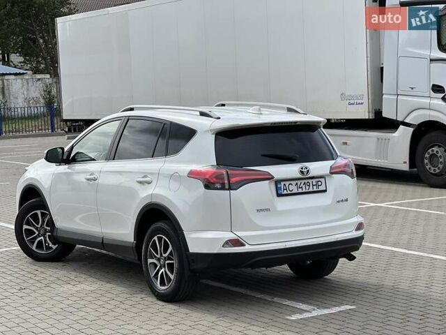 Белый Тойота РАВ 4, объемом двигателя 2 л и пробегом 171 тыс. км за 19999 $, фото 3 на Automoto.ua