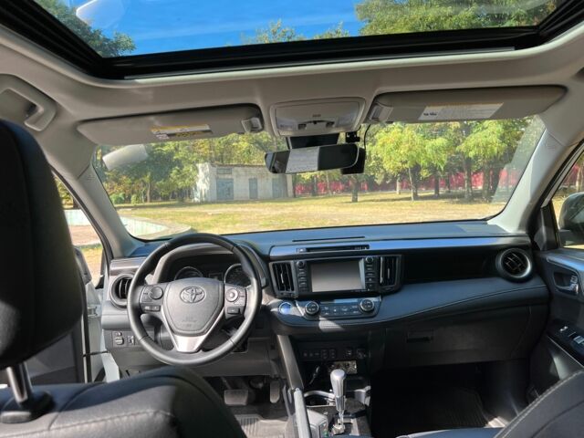 Белый Тойота РАВ 4, объемом двигателя 2.5 л и пробегом 80 тыс. км за 25000 $, фото 6 на Automoto.ua