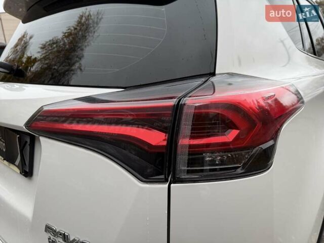 Белый Тойота РАВ 4, объемом двигателя 2.49 л и пробегом 98 тыс. км за 23999 $, фото 41 на Automoto.ua