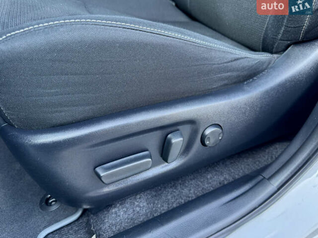 Білий Тойота РАВ 4, об'ємом двигуна 2.49 л та пробігом 121 тис. км за 24500 $, фото 21 на Automoto.ua