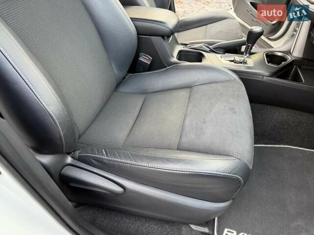 Белый Тойота РАВ 4, объемом двигателя 2.5 л и пробегом 117 тыс. км за 24300 $, фото 38 на Automoto.ua