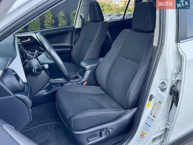 Білий Тойота РАВ 4, об'ємом двигуна 2.49 л та пробігом 121 тис. км за 24500 $, фото 18 на Automoto.ua