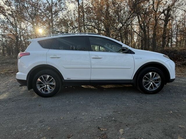 Белый Тойота РАВ 4, объемом двигателя 2.5 л и пробегом 150 тыс. км за 22500 $, фото 7 на Automoto.ua
