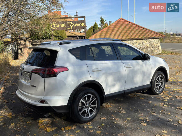 Білий Тойота РАВ 4, об'ємом двигуна 1.99 л та пробігом 196 тис. км за 19700 $, фото 19 на Automoto.ua