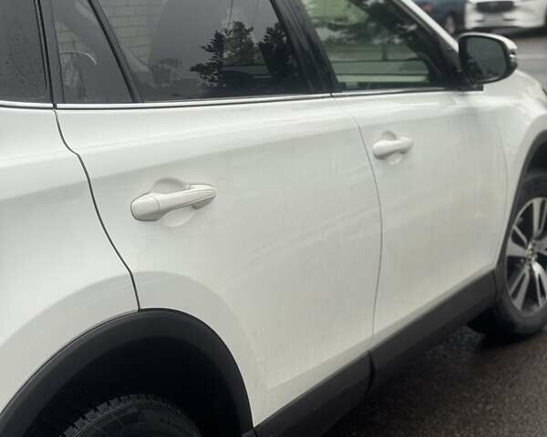 Белый Тойота РАВ 4, объемом двигателя 2.49 л и пробегом 119 тыс. км за 19000 $, фото 23 на Automoto.ua