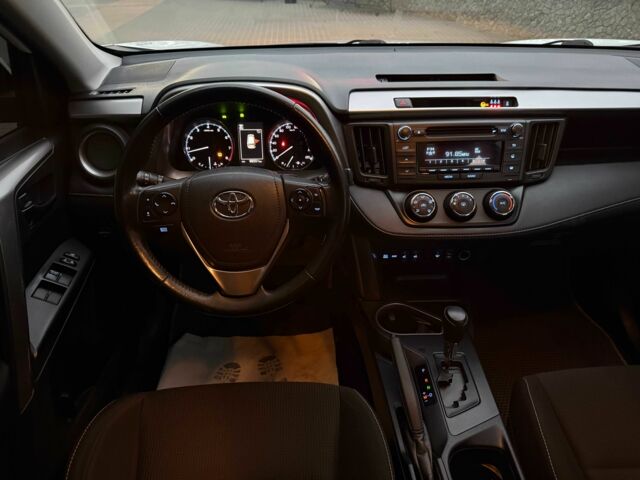 Белый Тойота РАВ 4, объемом двигателя 2 л и пробегом 98 тыс. км за 19500 $, фото 20 на Automoto.ua